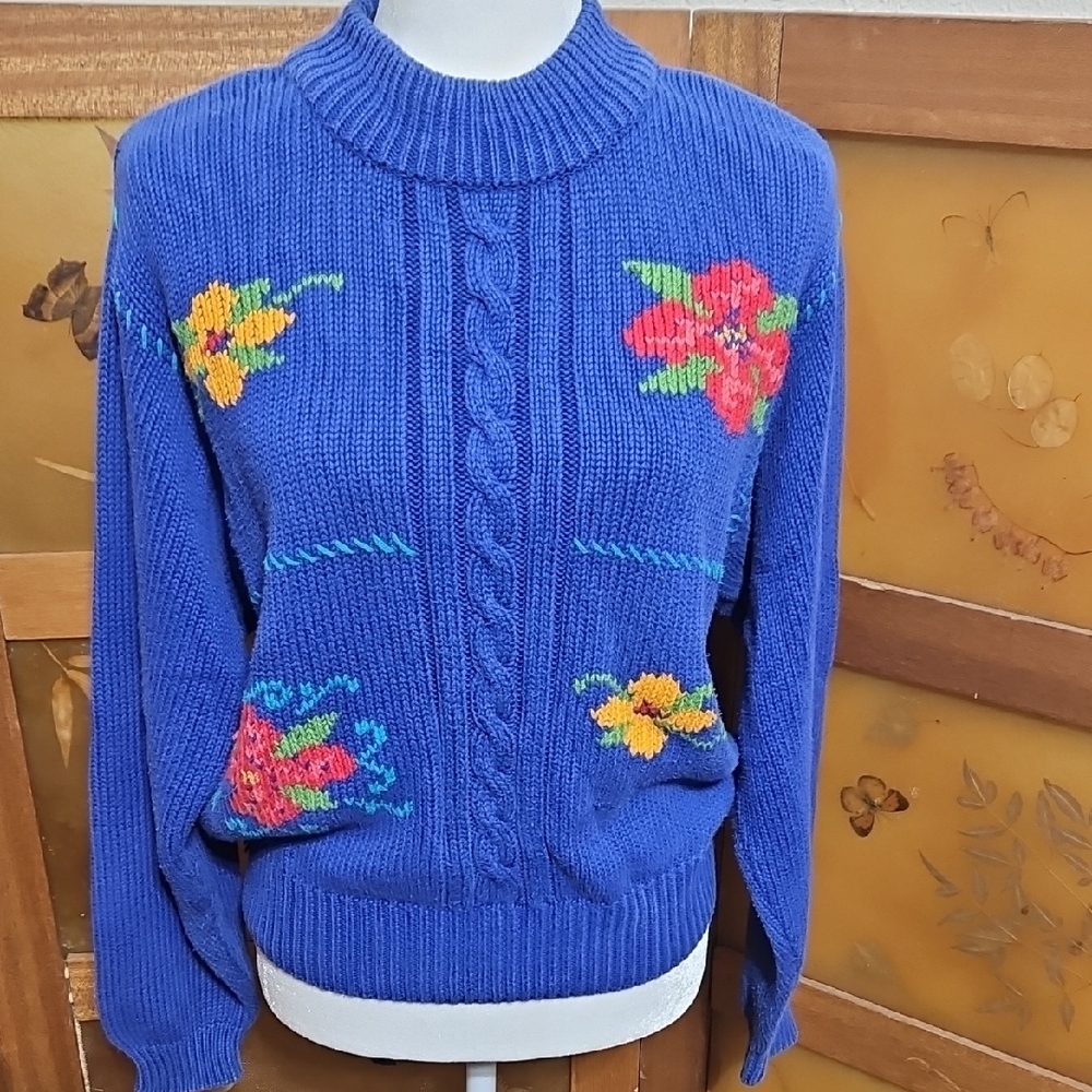 Vintage Blue Floral Turtleneck Sweater - Picture 10 of 11